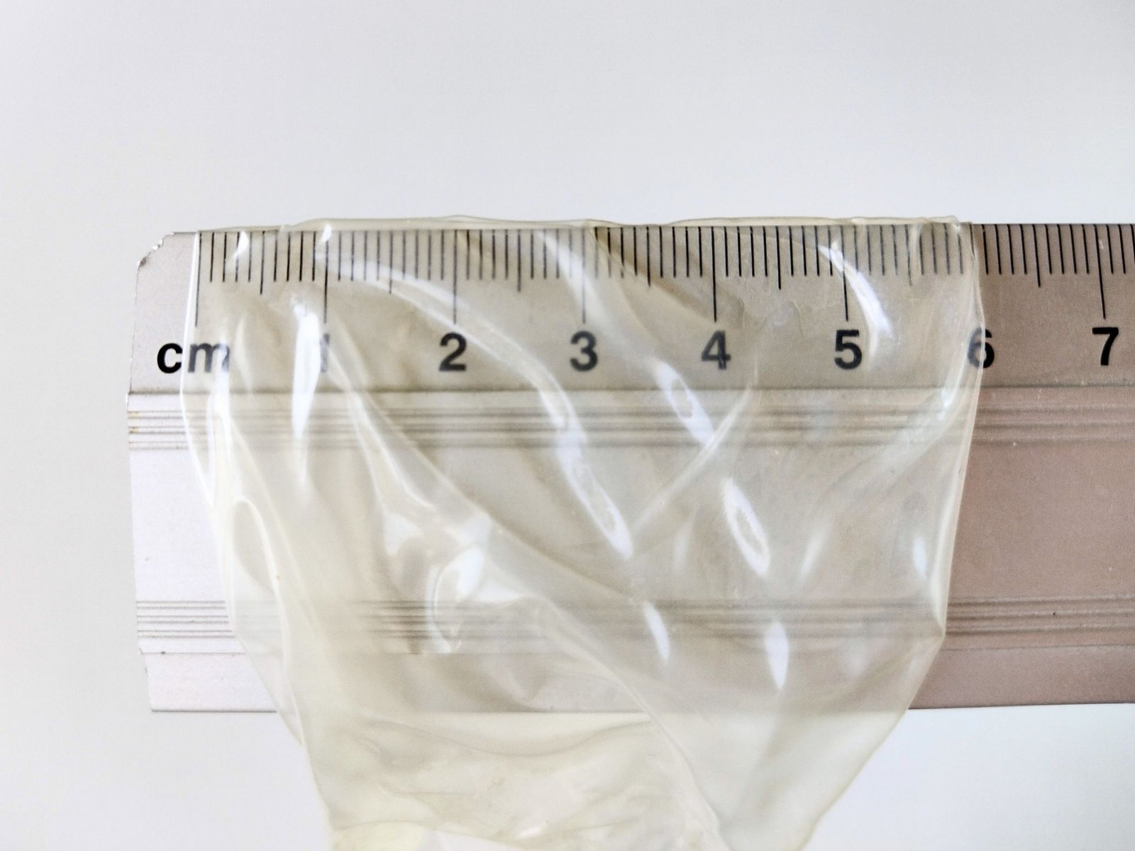 Nominal width of a condom measured with a ruler
